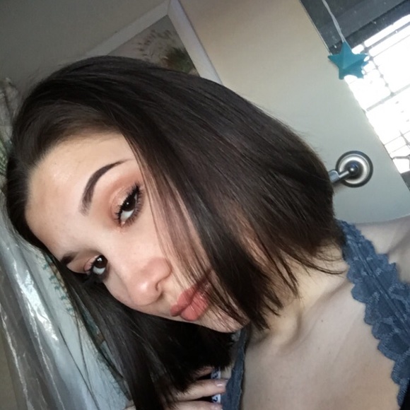 Meet your Posher, Isabella - Picture 3 of 4